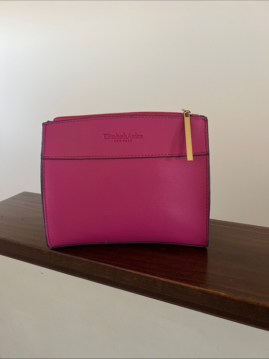 Elizabeth Arden Handbags - Elizabeth Arden NY Pink Makeup Bag.